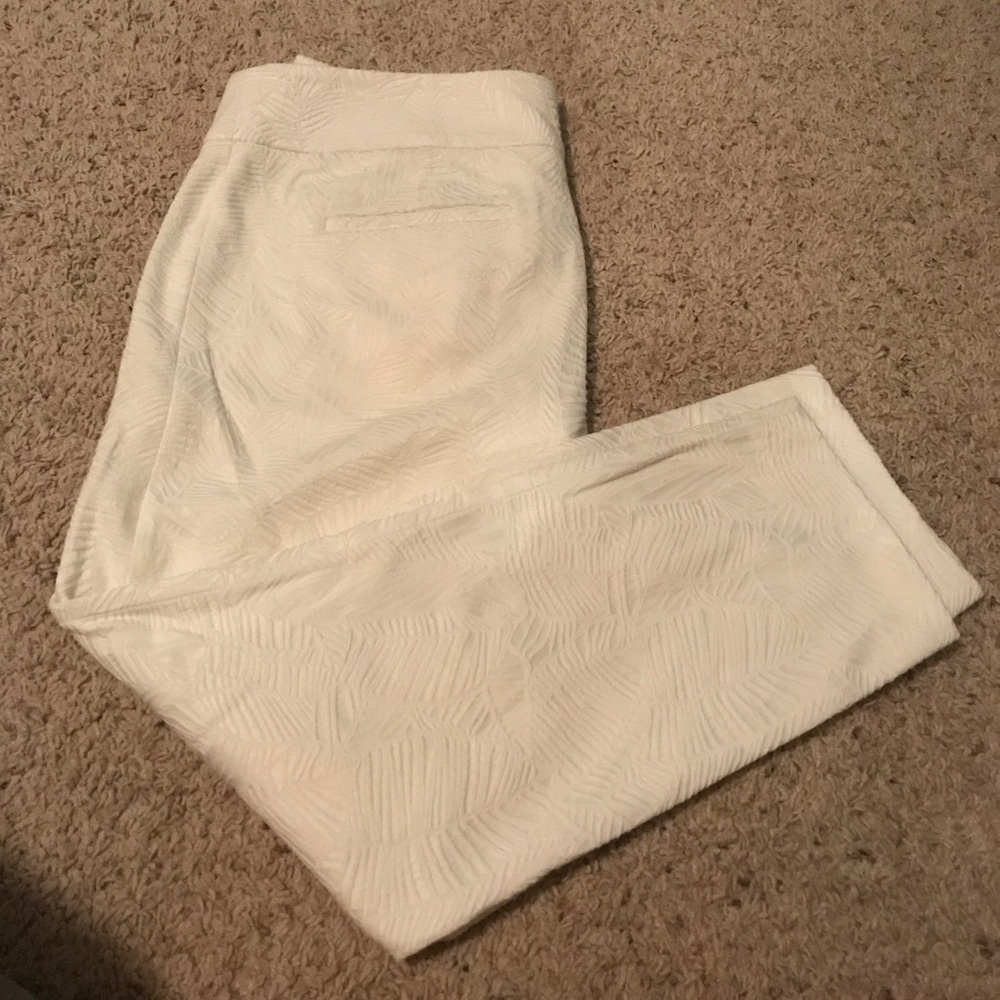 White printed loft pants